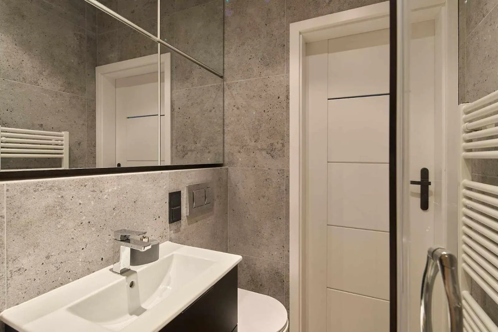 Apartament Zelazna Apartment Poznan